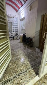 النجف حي السلام • ١٠٠م • طابق ونص