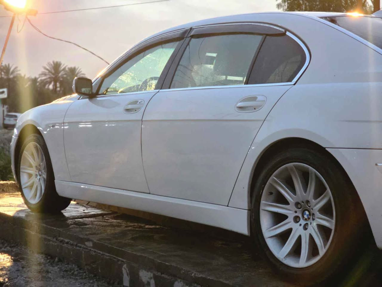 سلام عليكم 
BMW
باخره موديل 2008
حجم 730i
فول موصفات 1/1
6سلندر
بوب شفط
5 برد كهراء
كشنات كهرباء
فتحت سقف 
وبيه موصفات ما تخلص بغداد, العراق


**إذا كنت صاحب هذا الإعلان وتريد حذفه لأي سبب، رجاءا أرسل رسالة إلى الدعم الفني**