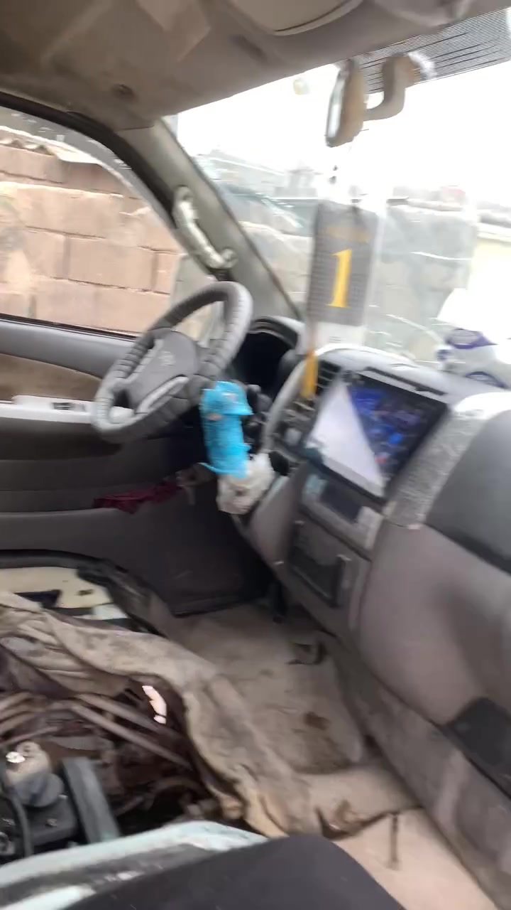 السلام عليكم شيري 13 رقم نكليزي محرك كاز سياره مصفر غرامات وهيئه ماعليه شي كبل تحويل سنويه ل 27 مكانه بصره زبير للستفسار ***********
