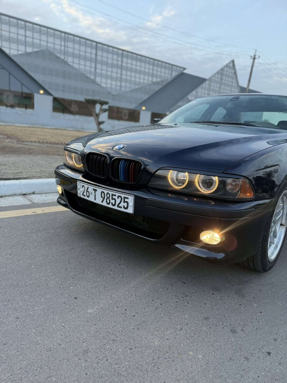 السلام عليكم 
للبيع بيئم ( صقر ) موديل 1999 

السيارة محدثة M بالكامل 

بيها 3 قطع صبغ فقط 
سياره بلاديه ماشيه 295 حقيقي 

السعر 110 وبيها مجال 

العنوان  بغداد نفق الشرطة 
***********
