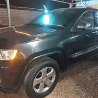 جيب لاريدو موديل ٢٠١١ لمتد فول مواصفات بيها ثلاثه قطع جاملغات أماميه و...