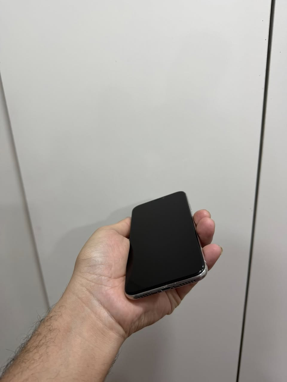 � للبيع – Apple iPhone X
🔹 الذاكرة: 64GB
🔹 حالة الجهاز: نظيف جداً 100%
🔹 كلشي شغال تمام

⚠️ الملاحظة:
زر رفع الصوت وزر خفض الصوت عطلان ويحتاج تصليح بسيط (تكلفته تقريباً 10 آلاف
💰 السعر: 90 ألف قفل
📍 العنوان: بغداد – البياع
🚚 يوجد توصيل داخل بغداد

📞 رقم الهاتف: ***********
