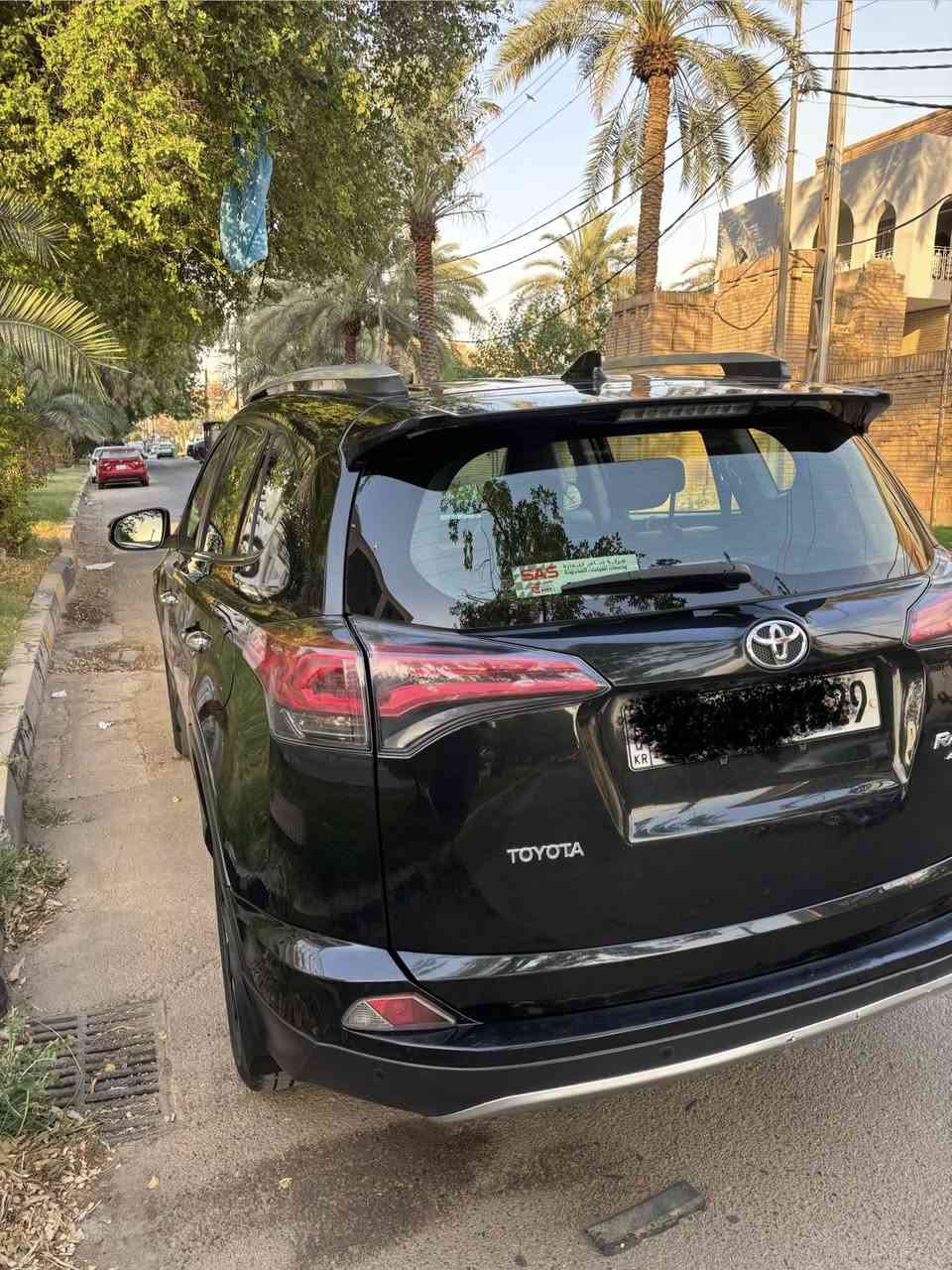 تويوتا راف فور 2018 
خليجي
السليمانية الرقم الجديد سنوية جديده
عداد المسافة 134 km قابل للزيادة 
باب السايق تبديل
الجنطة الخلفية بيها بارد
الموصفات
فتحة سقف 
مقاعد جلد 
شاشة+ كامرا
مقعد امامي كهرباء 
بصمة
تشغيل عن بعد
مثبت سرعه 
4*4
نظام منحدرات
جنطة كهرباء 
ويل 18
مصابيح امامية زينون
حساس امامي خلفي 
مري شفط مع اشارات
زراك لايت امامي
السعر 18،500$ بيها مجال 
الاستفسار الاتصال ***********
