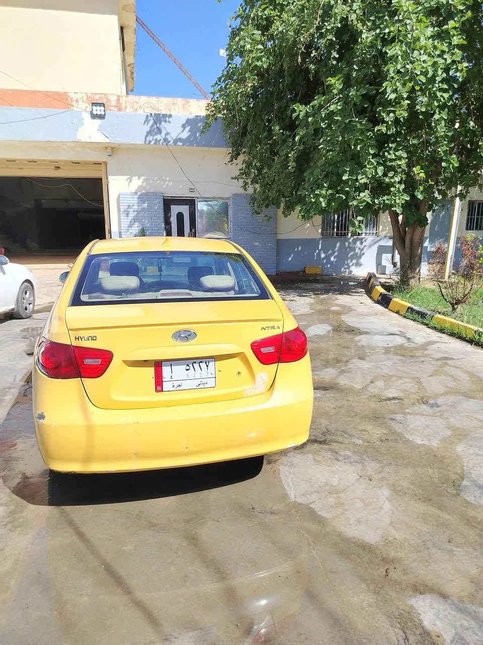 سيارة الانترا 2009 وارد أمريكي رقمها ديالى ضررها چامرلوق الايسر الأمامي تبريد شغال محرك خير من الله كير خير من الله باقي تفاصيل اتصل ***********
