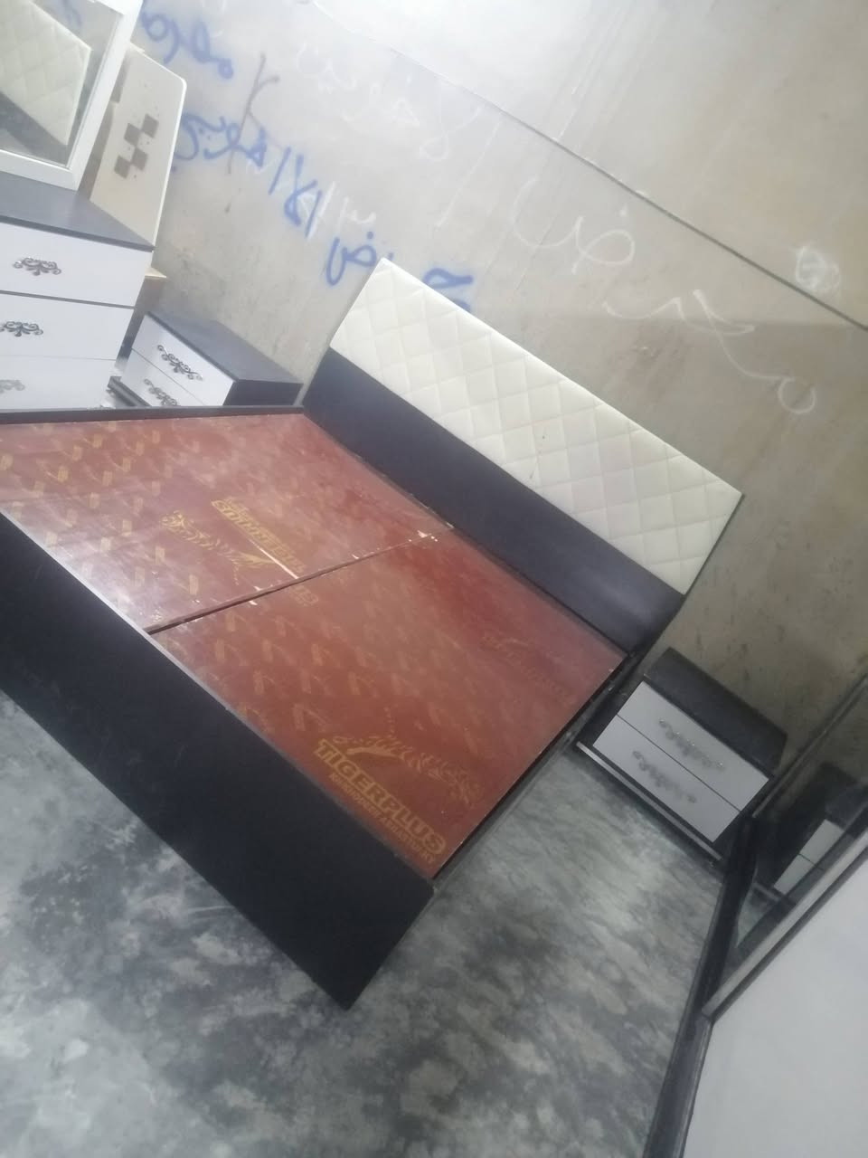 غرفه ٧قطع للبيع سعر 225 اتصال***********
