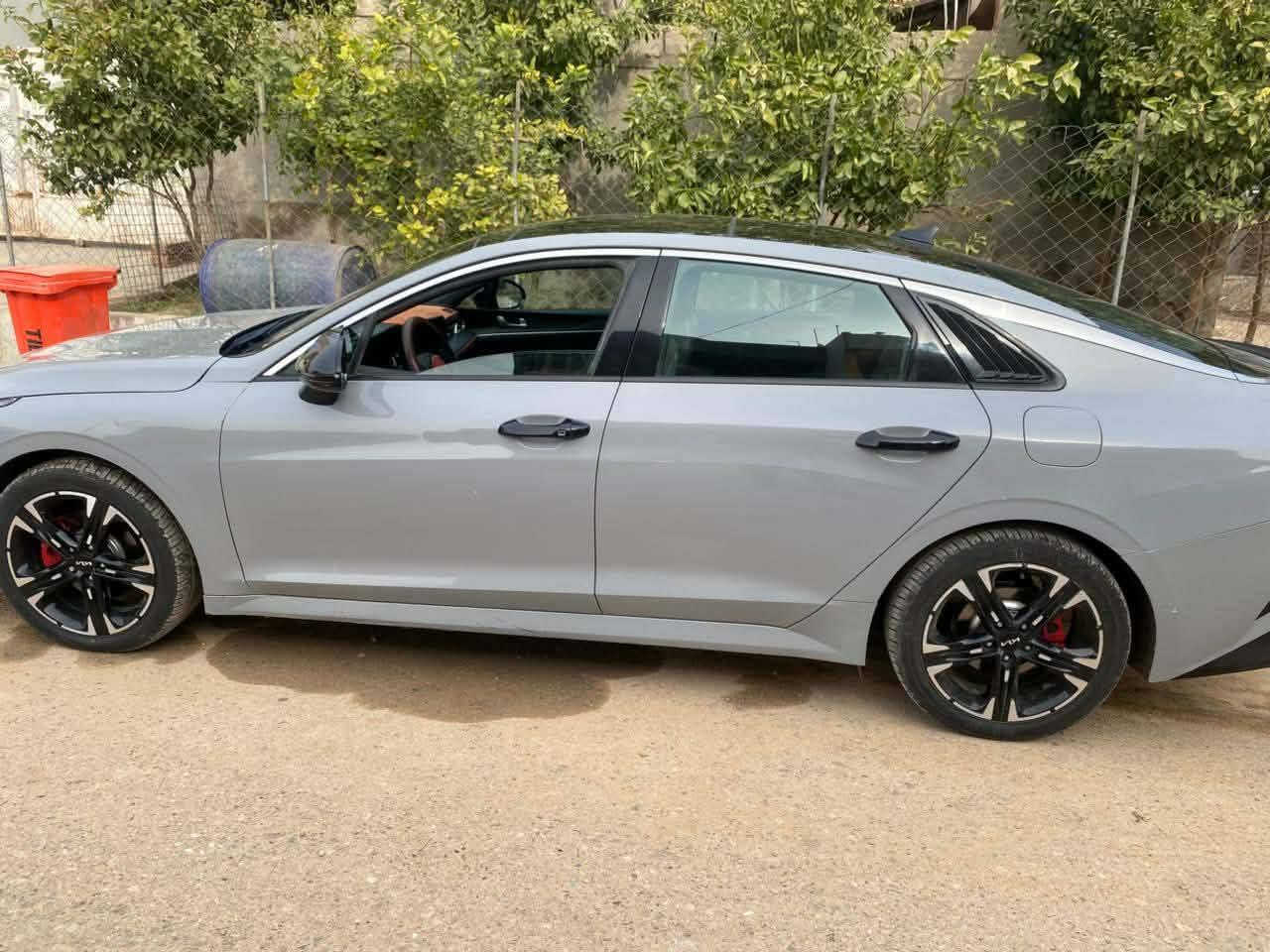 السلام عليكم K5 gt line موديل 22 وارد امريكي حادثه بنيد بيه بدايه الشاصي الأيمن تعديل بسيط وطخه بالبيبان ومصبوغات بدون تبديل ليبل واحد سوناره مرافق بالمنشور
كير مكينه حداديه تبريد بدون نقص 
رقم بغداد معوقين باقيله 9 اشهر وتصير حره وكاله عامه مطلقه ام الباركود عندي
مكاني حله / مركز المدينه الشراي يتصل 
*********** حلة, بابل
