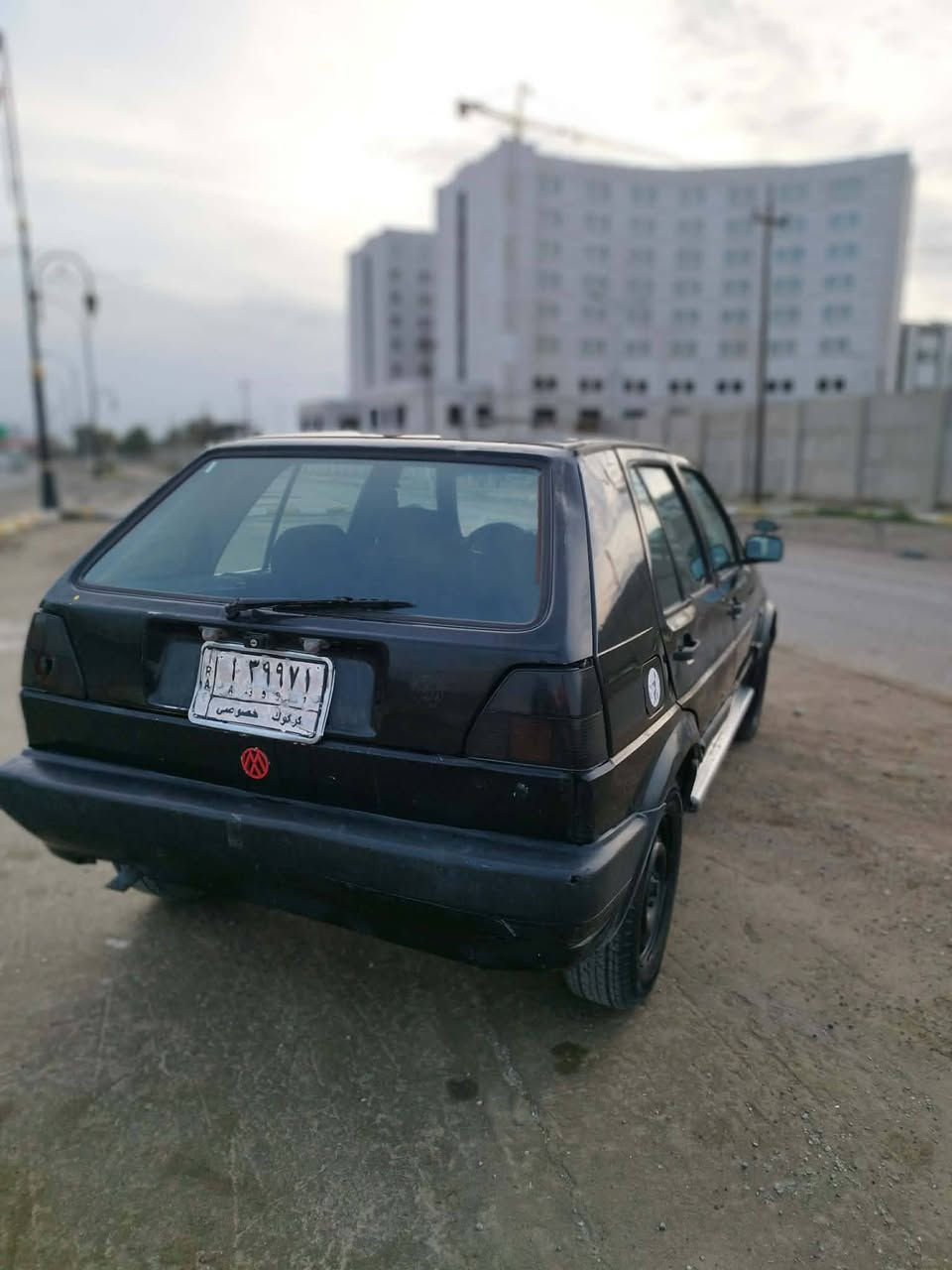 السلام عليكم عندي سياره كولف موديل 1990 تايرات جديد كير مكينه بشرط بطاريه جديد شرطه  تحويل شراي يخابر أو رقم ***********
