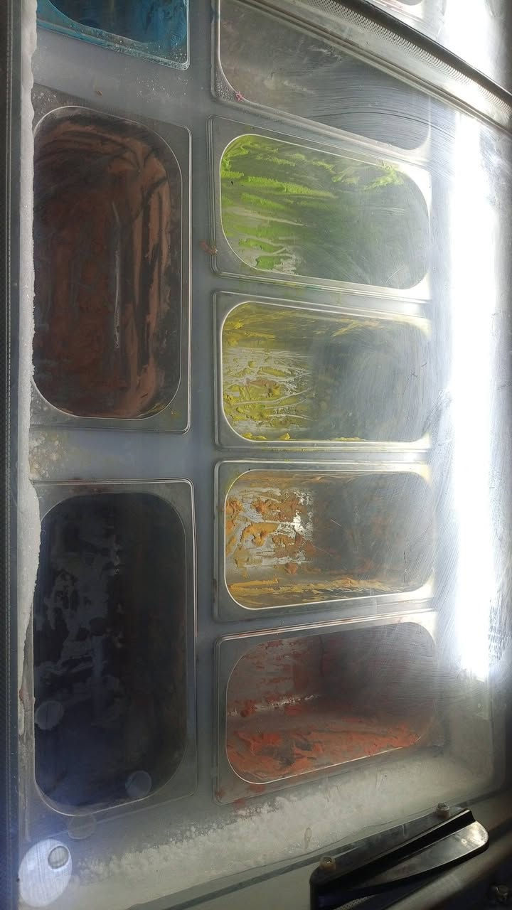 السلام عليكم شباب عارضه تركيه نظافته 90% تحوي على خزان كبير مكاني بغداد حي جهاد هاتف *********** وات ساب
