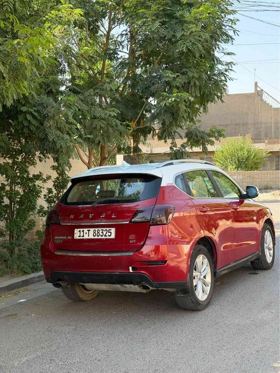 هافال 2016 H2 فول 1/1 خليجية 
السعر ٧٦ ورقه وبيها مجال 
محرك وكير   نضيفات
تبريدها شغال ثلج 
خليجي استلام شركه نهج العراق 
السيارة تو كلار لونين - سلايد - بصمه - جلد - كشنات كهرباء - شاشة - كامرة - حساسات - زنون - لد وفول مواصفات للأخير اعلى فئة
داخلها 3 ألوان بيجي وماروني واسودّ وصاج  
بيها صبغ 3 قطع اثر شخط حافر بدون دواخل 
رقمها بغداد ب اسمي وهزه وسنويه ب اسمي 
مكاني بغداد المنصور للاستفسار: 
***********
*********** بغداد, العراق
