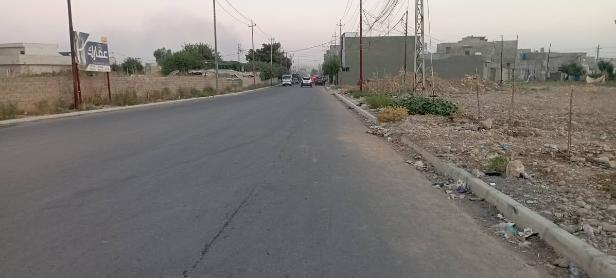 ارض للبيع على شارع السادس  ***********          ***********
