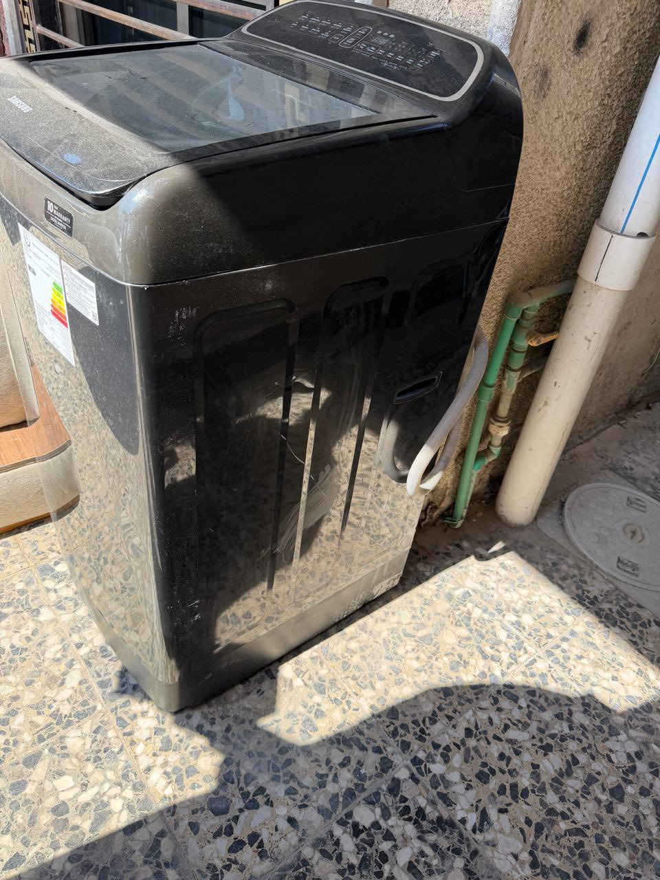 سلام عليكم عندي غساله اوتوماتيك نوعيه سامسونك الحجم 15 كيلو نضيفة  جداً وبسعر 175 الف  العنوان بغداد
التواصل على الرقم ***********
