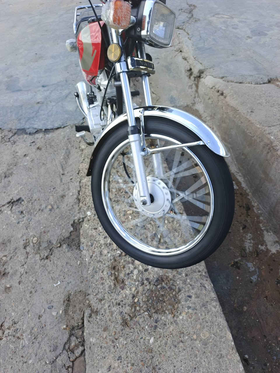 سلام عليكم دراجة نامة (وكالةالكرارلاصلية) باب اول امتياز مديل 25
اوراق كاملة سعر 600وبيهة مجال مكاني ديالئ هبهب ***********
