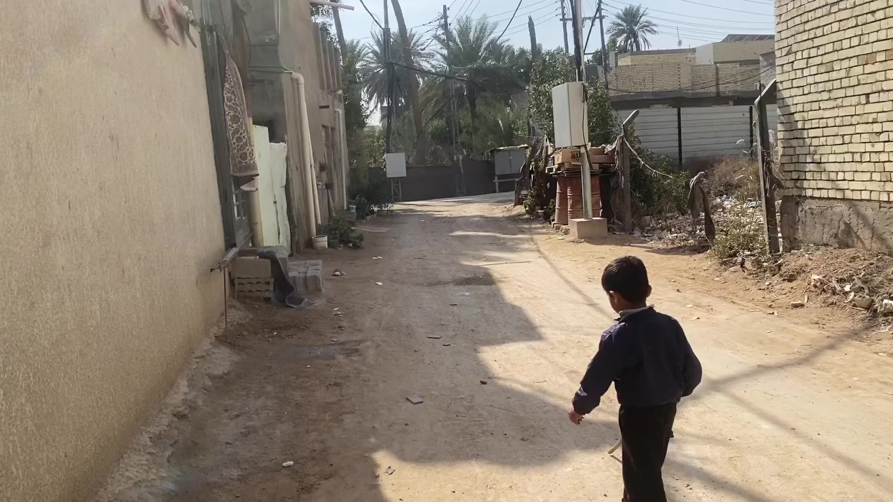 بيع مستعجل /هيكل للبيع للبيع حي العباس فرع الثالث قريب عن الحولي جدا قريب  يبعد عن الحولي وعن تبليط 10متر  
ملك صرف سعر مناسب جدا 112متر 
واجه 7ونص 
سعر 60
ماكو بحي العباس بهيج سعر 
للستفسار ***********
