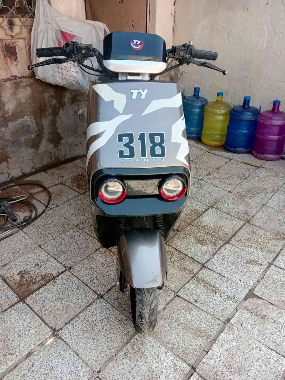 سلام عليكم دراجه شحن للبيع بطاريات جدد السعر 600 وبيها مجال مكاني بغداد الامين الرقم***********
