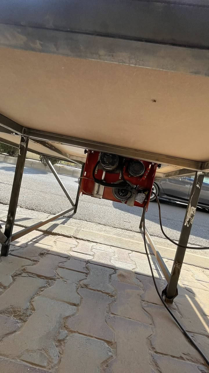 هاوڕێیان ئەم مشارە بۆفرۆشتن
زۆر باش وبێ عەیبە
دەبڵ مشارە
زۆر بەقووەت 
مشارەکەی سینیە
سعری گونجاوە

لەسلێمانی بەکرەجۆ
***********
