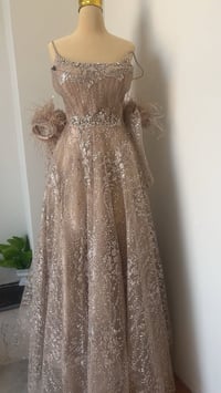 ٣ فساتين عرس • مع اكسسوارات وطرحة • بدلة جديدة