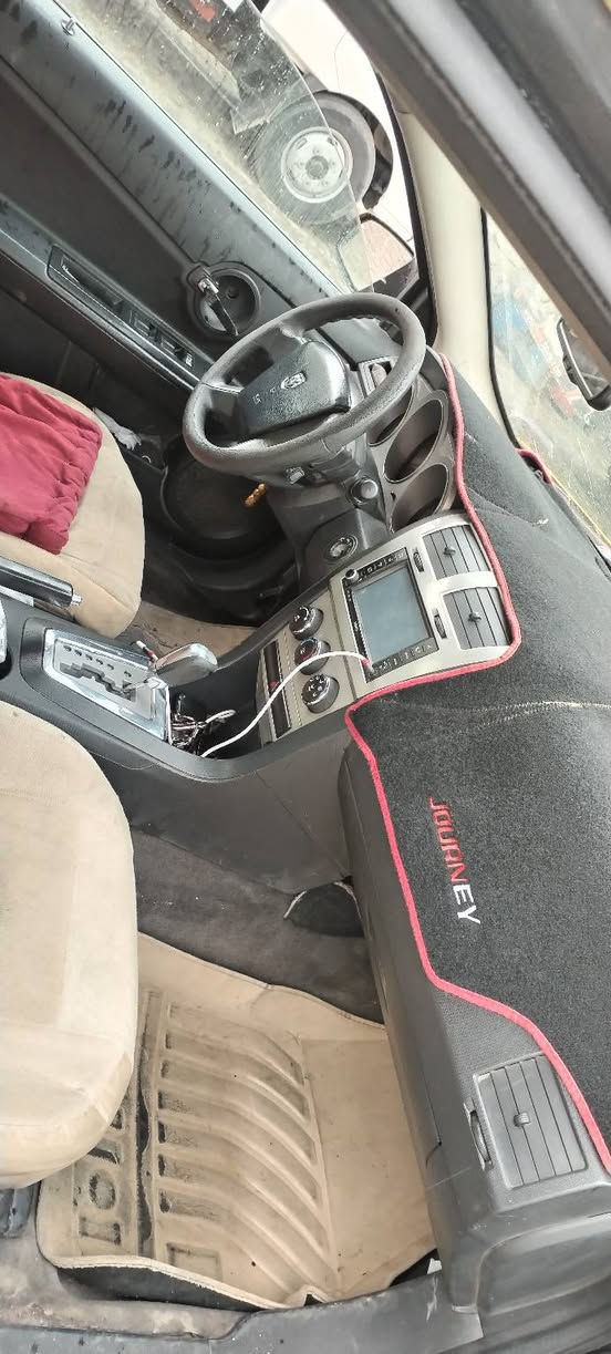 دودج افنجر ٢٠١٠ محرك ٤ سلندر كير ٤ نمر بسمي تحويل مباشر السعر ٥٣ وبيها مجال ***********
