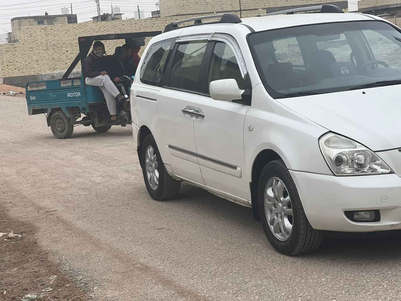 السلام عليكم ادوات ادوات كصة جنطه كيا كرنفال سياره جديده بعنه الكلمه مكينه كير حداديه كشنات متحركه كشنات تتفئه تبريد 4 قطع ثلج كهربائيات حساسات خلفيه كله شغاله تخم تاير مكينه كاز بيه حصه كل المحافضات السعر 60 وبيه مجال قليل حك الجيه العنوان بغداد

‭0787 569 5633‬
