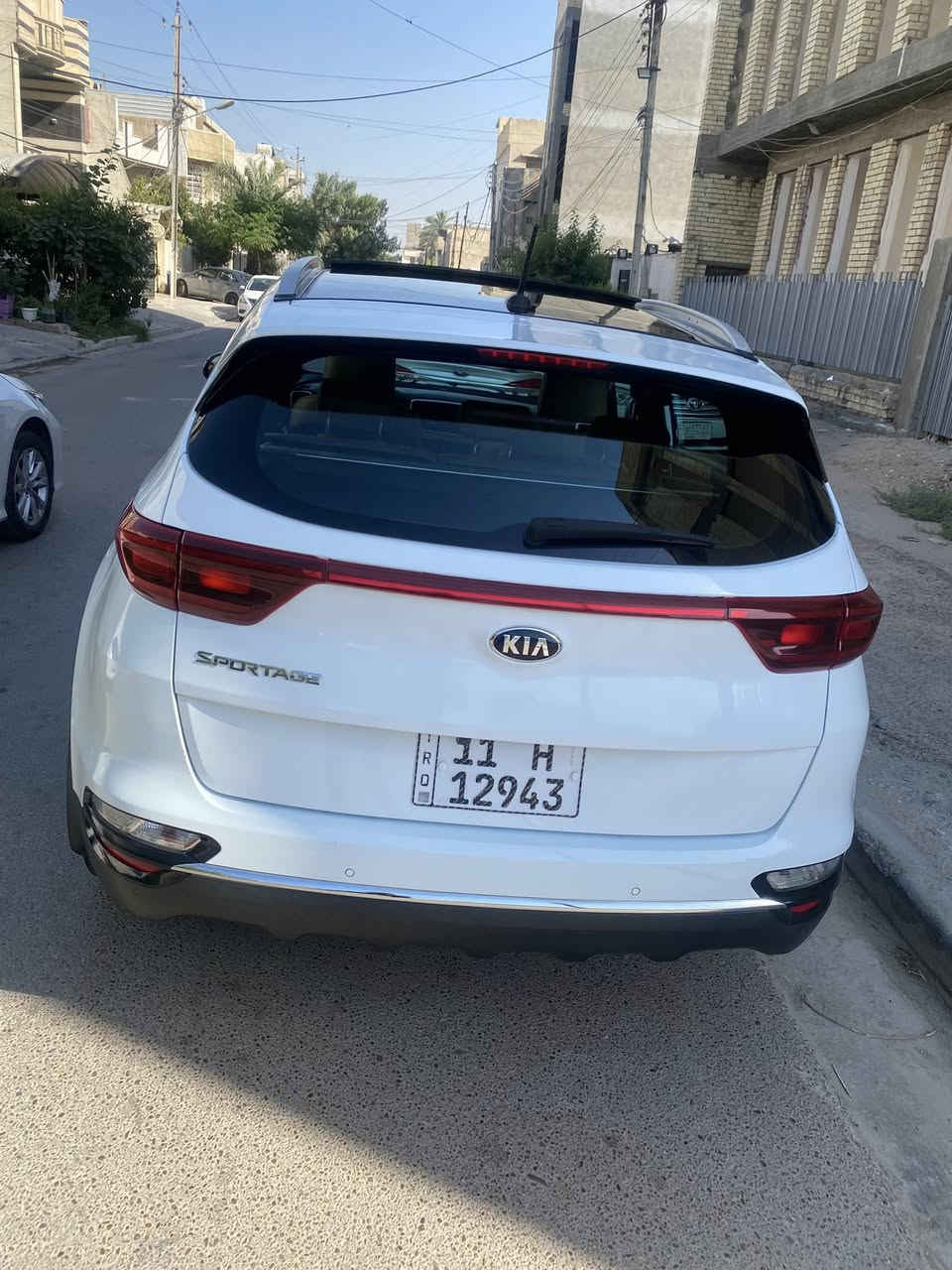 السلام عليكم سبورتج للبيع موديل 2019 شكل 2020 
خليجيه
مكفوله ماعدا شبر جوه باب الصدر وممبين 
محرك 2000 دوش بانوراما ماشيه54 الف كيلو حساسات اماميه وخلفيه مود درايف ومري شفط تشغيل سويج
السياره استعمال شخصي من الزيرو السعر193 
مكان السياره/ السيديه ***********

