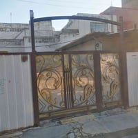 دارللبيع بناء قديم يعتبر قطعة أرض للبيع في حي الربيع شارع مدرسه ايا صو...