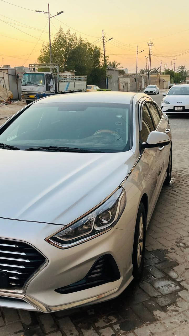 سوناتا وراد امريكي كلين 2018 رقم اربيل منتهيه السنويه نهايه  ال 25 بيه تحكات ومبدل المداكر الاماميه اصلي تفصيخ  وبيه رشات صبغ بصيطه بلبنيد سياره جاهزه من كل شي مكينه كير حداديه كله جديد ومناقصه شي سعر 128 وبيه مجال مكان السياره البصره مكلف بلنشر الاتصال او وتساب ع الرقم***********
