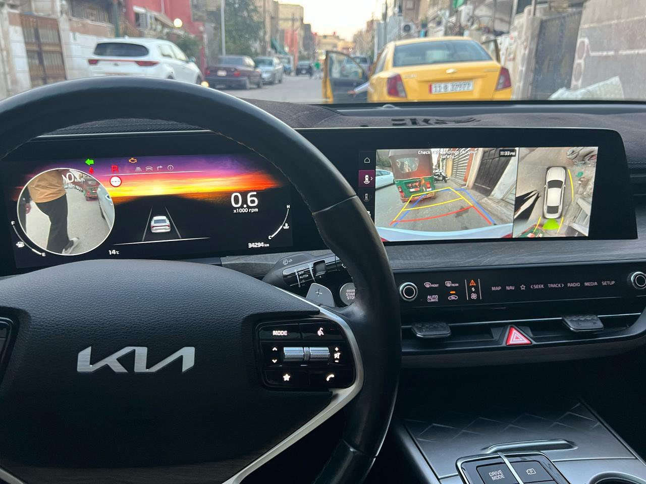 السلام عليكم. للبيع سياره غاز بلادي K82023
***********. 
مرقمه ديالى بسمي السياره كدامك وهذا السونار مالتها فول الاخير. السعر 185 بيها مجال
