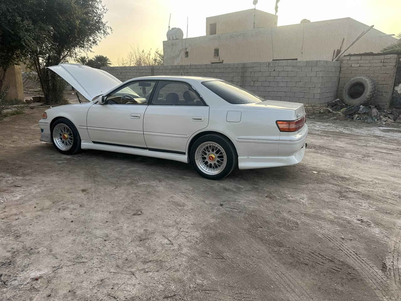 لبيع مارك ٢٠٠٠ مكفوله كفاله عامه مكينه كير حاويه جديد رقمها بصره مكفوله من ضربه بيه صبغ جاملغات خلفيه بدون ضربه صبغ تجميل سياره ستخدام شخصي  شراي يتصل ***********
