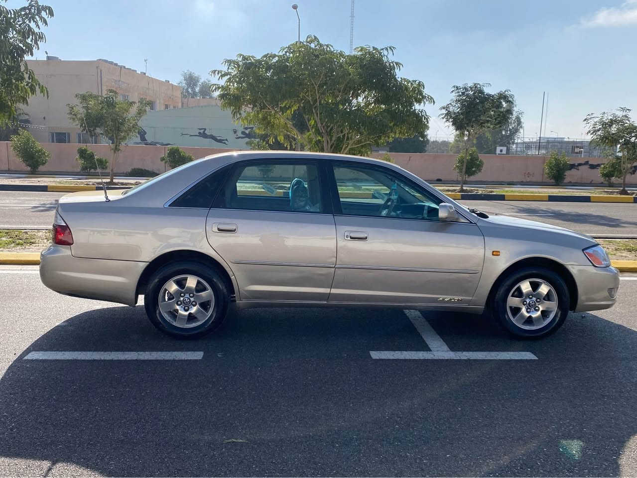 ئةفةلون ٢٠٠١ محةسةن ئارمي پلاستيكي سليماني گيرو مةكينةو تةبريتو كارةباي بةشةرت ويلوتايةو تةقةو رةقةي بةشةرت جركةي تيانية ٣ پارجةي بوياخة. لةسةر ساقي هيجي تري پيوة نية  ناوزةردة  ناو دةري لوكة سعري ٧٣ كةميك مةجال. *********** كالار, السليمانية
