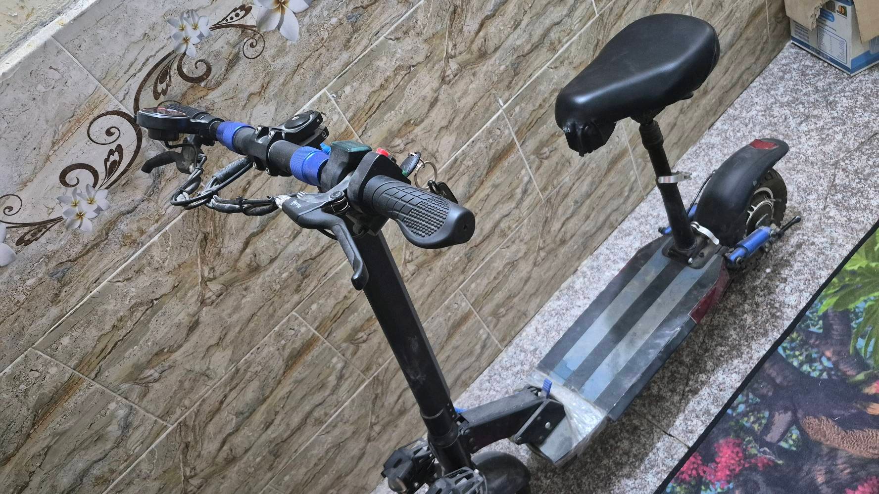 سكوتر power ride للبيع
سلام عليكم سكوتر للبيع
بطارية ليثوم

يتحمل وزن فوك 100

3 سرعات

مع شاحن اصلي

وعدة شد اصلية 

 ينطوني 

ماشي 479

شاحنة 48واط

اضوية + إشارات + نشرت ضوئية

فقط كسر بالكفر امامي
مكاني الزعفرانيه