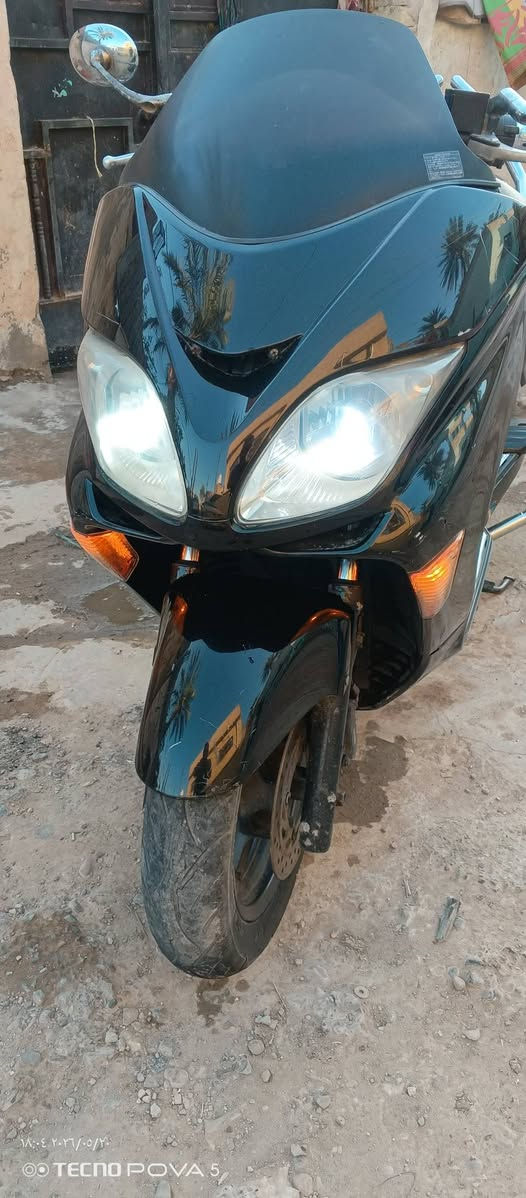 فورزه 08 بصمه عميه بلاد كهربائيات شغاله محرك مبدل فقط رنك ما مفتوح
مانع سرقه 
***********
بغداد 
Mb3مع صافرة انذار للسرقه 
الاضافات 

دوسات نيكل 
يدات نيكل 
مري اصليه 
ستاند سل ستيل 
سبايدر سل ستيل 
جنطه طويله 
دهن مداريها ام زويل 
الكفرات 80٪
اوراق كامله مع المنفيس والكمرك ووصل الكمرك يعني تروح ترقم كبل
