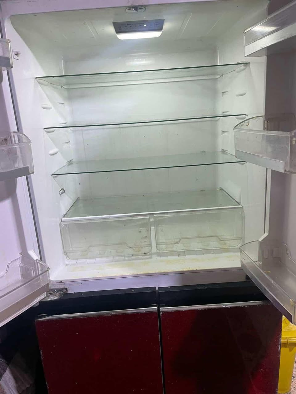 غرفة نوم كاملة + ثلاجة بابين + طباخ 
غراض جديدة للبيج
الاستفسار مراسلت الخاص وبخدمتكم 
***********
