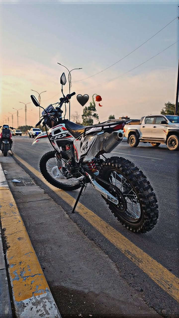 السلام عليكم للبيع فقط
قفاز CRX موديل 2025 نازله 2026 
الدراجه زيرو بوضع الشركه 
ماشيه 95KM فقط اول تبديله دهن 
المكينه 350cc اربع ولفات
كير عادي خمس نمر 
شلعه ومعدل وبطناش  
الدراجه بيها اوراق معرض فقط 
المكان / بغداد البلديات 
الرقم / ***********
السعر1750000/ مليون وسبعميه وخمسين
