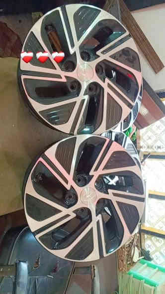 سلام عليكم ويلكب حجم 16 مال سوناتا 2023 بعده جديد لوك مكاني بصره قبله سعره 300 الف وبي مجال وهاذه رقم تلفوني ***********
