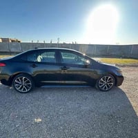 للبيع كورلا موديل ٢٣ SE وارد امريكي  محرك ٢٠٠٠  سودة داخل لونين  ماشية...