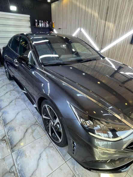 السلام عليكم. 
سوناته موديل 2021 للبيع او المراوس
اللون رمادي مميز
الحادث سطحي الجاملغ الايمن الامامي مصلح ومصبوغ والبنيد مبدل ومصبوغ فقط بدون دواخل ايرباك ستيرن طاك وارجع سستم الشاصي واللغد مكفولاة 
المواصفات 
محرك 1600تيربو 
الكير نضام DCTدبل كلج 8نمر عادي اوتو
اربع انضمة قياده
بصمة تشغيل 
بصمة ابواب لمس
كشنات جلد+كنتار
الكشن الامامي تدفئه
كشن السائق كهرباء
تحكمات ستيرن فول
تشغيل عن بعد
اشاير بالمري
نقطه عمياء
رادار امامي 
رادار خلفي ل
رادار جانبي
تحديد مسار
شاشه 
كامره خلفيه دواره
شاشه ديجتال متغير 
ويل كب رياضي حجم 19N
شفتات بالستيرن
شحن لا سلكي
قطعتين تبريد
تبريد بيانو
مثبت سرعه 
تحديد مسار
سايد بريك بصمه
ترحيب عنده الاقتراب
تدعم نضام car play+android auto
نضام الملاحه
اوتو هولد 
قياده ذاتيه
نضام ABS
حساس اطارات

ملاحظه سياره عليه منضومة غاز و تكدر تلغي  ويرجع الوضع طبيعي بلادي 

السياره ماشيه 91000كيلو وليس ميل
الموقع/بغداد/الغدير 
للاستفسار/*********** بغداد
