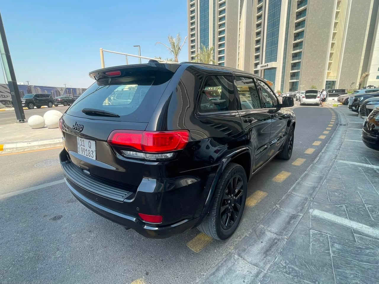 للبيع    جيب 2020
* شاشة Uconnect مقاس 7 إنج  
* Apple CarPlay
* Android Auto
* بلوتوث
* كاميرا خلفية
* مثبت سرعة
* تشغيل بدون مفتاح
* مكيف أوتوماتيك 
* ABS
* ESP مانع الانزلاق
* Traction Control
* وسائد هوائية متعددة

. المواصفات :
1-اللون : اسود 
2-المحرك :3600/6V
3-الرقم : بغداد سنوية جديدة
4-اوتو ستوب 
5-الداخل اسود 
6-مقاعد جلد+ مخمل 
7-الويل حجم 20
8- التشغيل عن بعد 
9-حساس خلفي  
11-المقعد الأمامي كهربائية 
12-تبريد قطعتين 
13-بصمه أبواب 
14-العداد 109 الف ميل 
15-الضرر: باب خلفي مبدل نفس لون + تصليح جاملغ الخلفي ( مبين بالصور)
هنا بالعراق بيهة شخوط تروح 80% منهة بالبولش وبدون اي صبغ 
السعر :240$ ورقه 
المكان : بغداد
الرقم : ***********
