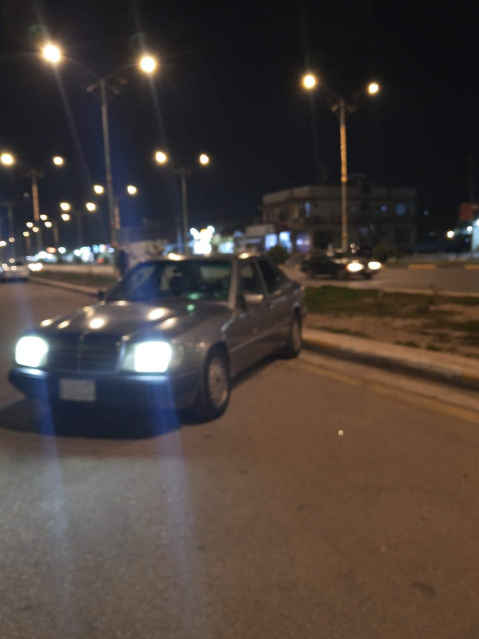 مارسيدس دب موديل 1988 سنويه لل ٣٠ رقم بغداد بأسمي السياره مثل ماموضح بلصور نقصهه بس دواخل حداديه خير من الله تبريد مرايه تحكم كهربائي محور ياباني ثنين ونص كير ومحرك كفاله قواعد دبلات اني من اشتريت كلولي كفاله ووديته لابو مصلحه كال ماملعوب بيه بس قبل فتره شافه جناي كال عندك القاعده اليمنه معمره ف اني ابيع القاعده اليمنه مبدله السياره جاهزه من كولشي ومكانه كربلاء سعره ب ٤١ 
***********/***********
