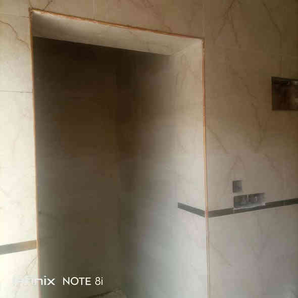 كادر مصري شغل درجه اولى سراميك ومرمر وكاشي وبايات متفرغ حاليا ***********
