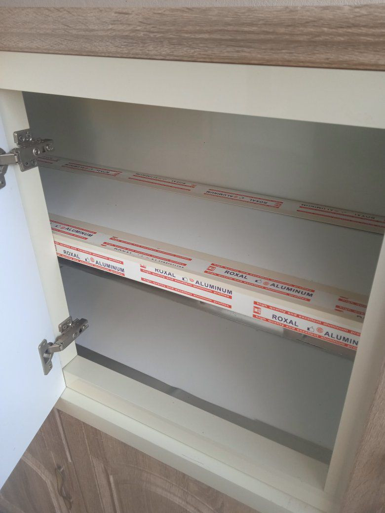 للبيع كاونتر 3 قطعه قياس مترين الكاونتر وسنك قياس متر و 30سم الأبواب خشب داخل المنيوم قليل مستخدم بعده جديد


**إذا كنت صاحب هذا الإعلان وتريد حذفه لأي سبب، رجاءا أرسل رسالة إلى الدعم الفني**