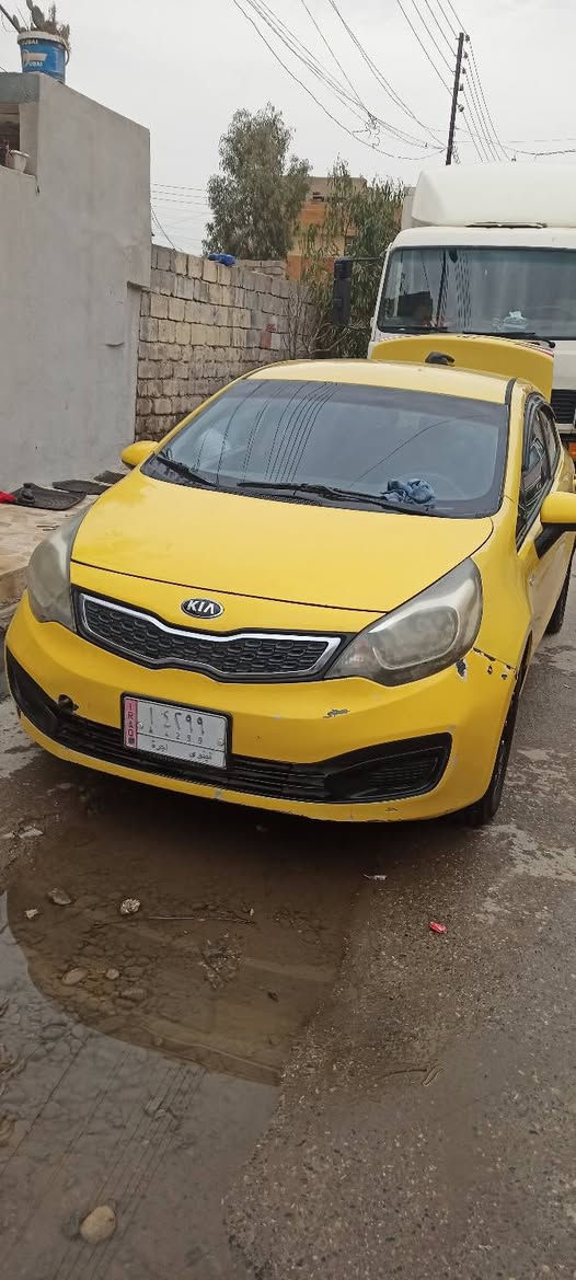 كيه ريو 2013
محرك معمر صارله سنه 
الضرر جاملغ جهة اليمين 
وبيها طخات خفيفه مال تكسي

هيئة وغرامات صفر 
السعر 90 وبيها مجال شي قليل 
التواصل ع الرقم ***********
