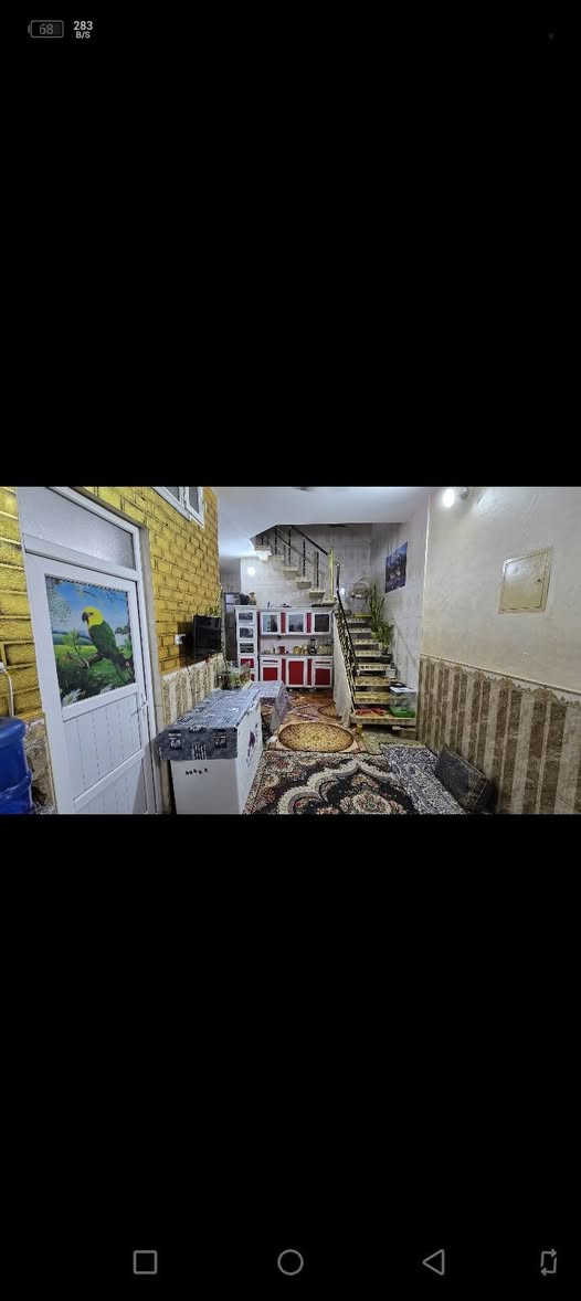 السلام عليكم بيت للبيع في حي سلام 100 متر طابق ونص السعر 185 وبي مجال للاتصال ***********
