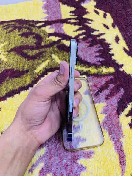 السلام عليكم موجود ايفون 13برو ماكس ذاكره 256 بطاريه 96 الجهاز وتر بروف شرط تفحص وين ما كان الجهاز كلش نضيف نضافه ميه بالميه وشوفت عيونكم الجهاز للبيع فقط للتواصل ***********
