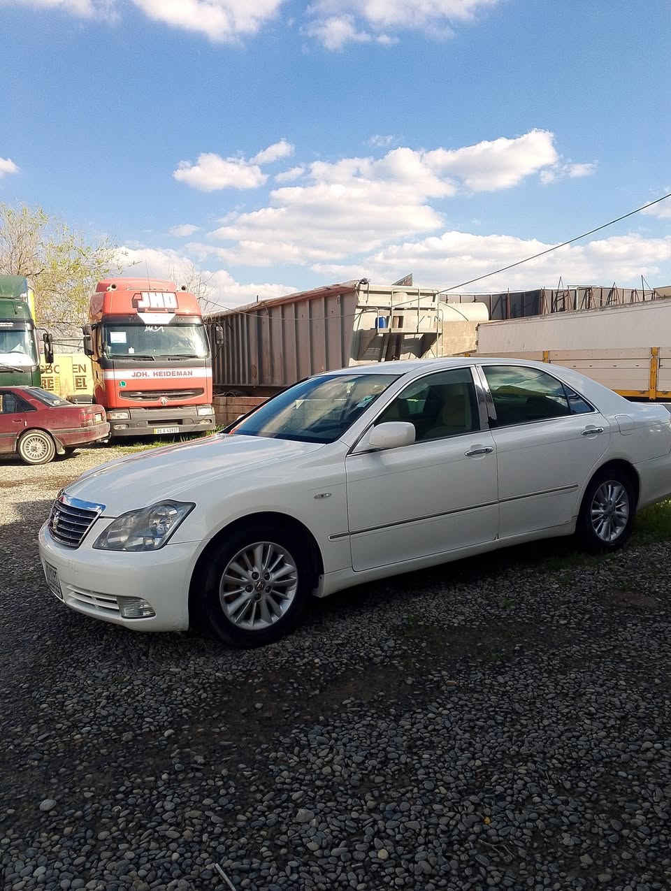 شاینه 2005 بڕاوە 182 بێ دوکەڵ 3دوگمە و پەردە سعر55$  شوێن سلیمانی ***********
