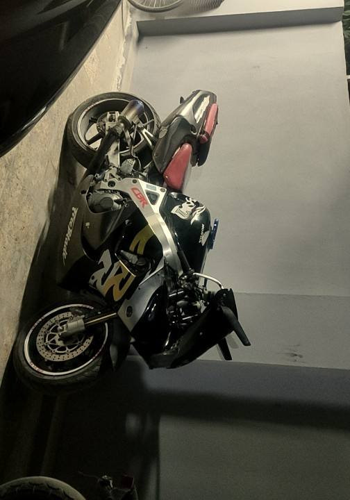 السلام عليكم ، cbr 919 مكفولة للمراوس
***********
