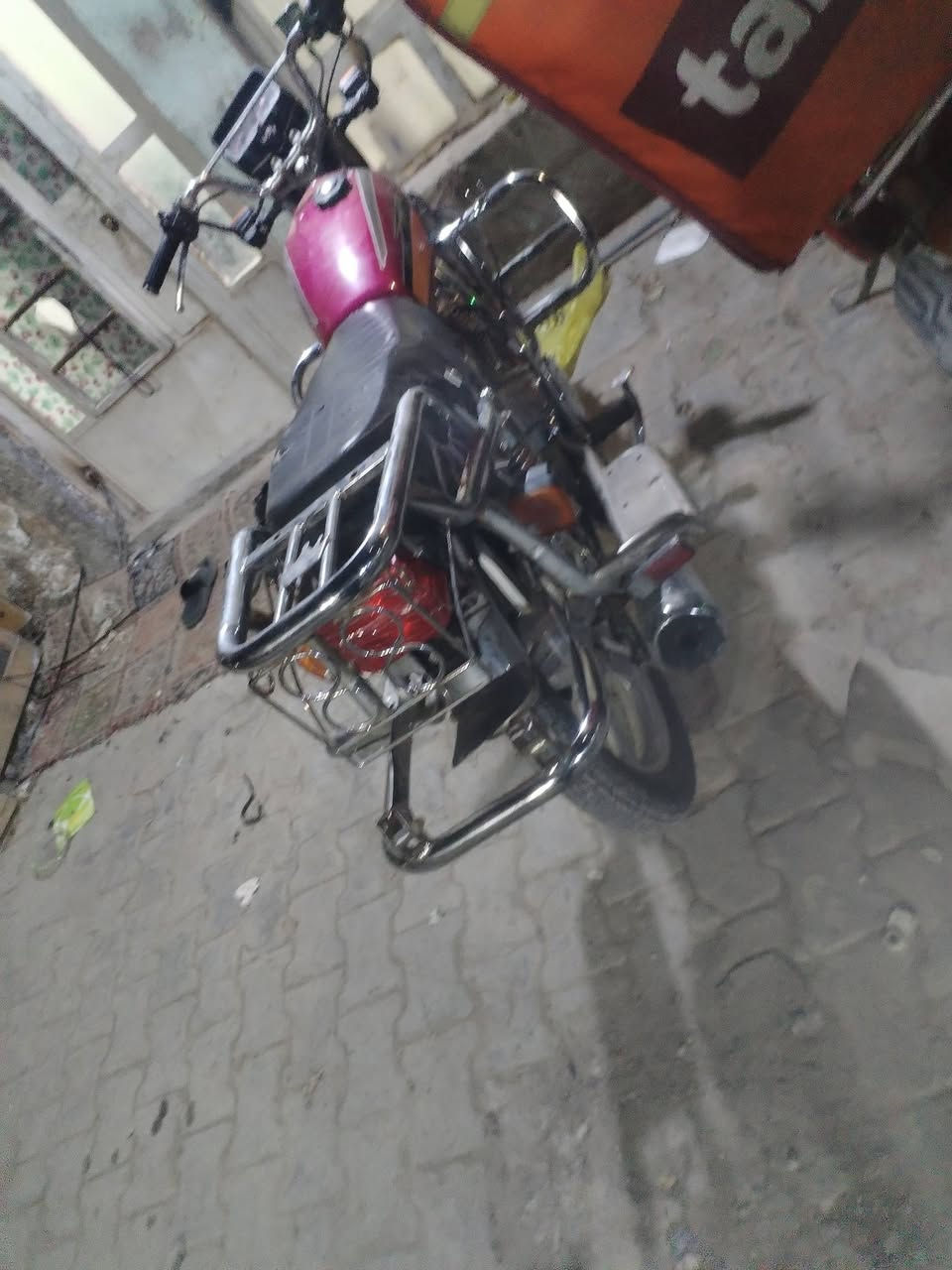 السلام عليكم مرخصت مدير الكروب
دراجه بار 5كير مكينه خرسه ماله صوت عوزه باتري وصفاحيات كهربائيات كله جديد مكاني بغداد الحريه عوزه ترتيب بسيط السعر 450 ***********
