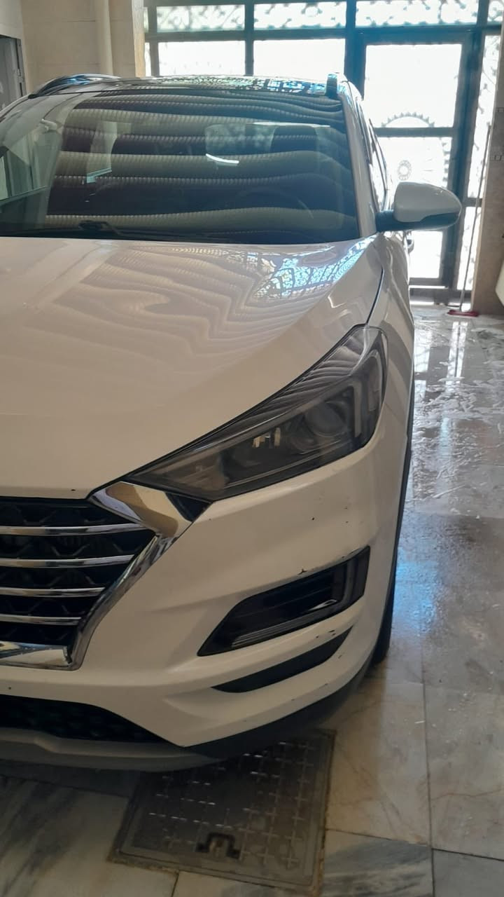 سلام عليكم هونداي توسان وارد كوري بيه مدكر وبنيد  موديل ٢٠١٩ فول مواصفات بنوراما كاز مري شفط تحكم سترين كامرة خلفية حساسات خلفي امام ٣٥٠ درجة بصمة تشغيل  اشاير جانبية سعرة ١٥٠ وبية مجال للشراي العنوان بصرة الزبير المربد الرقم ***********
