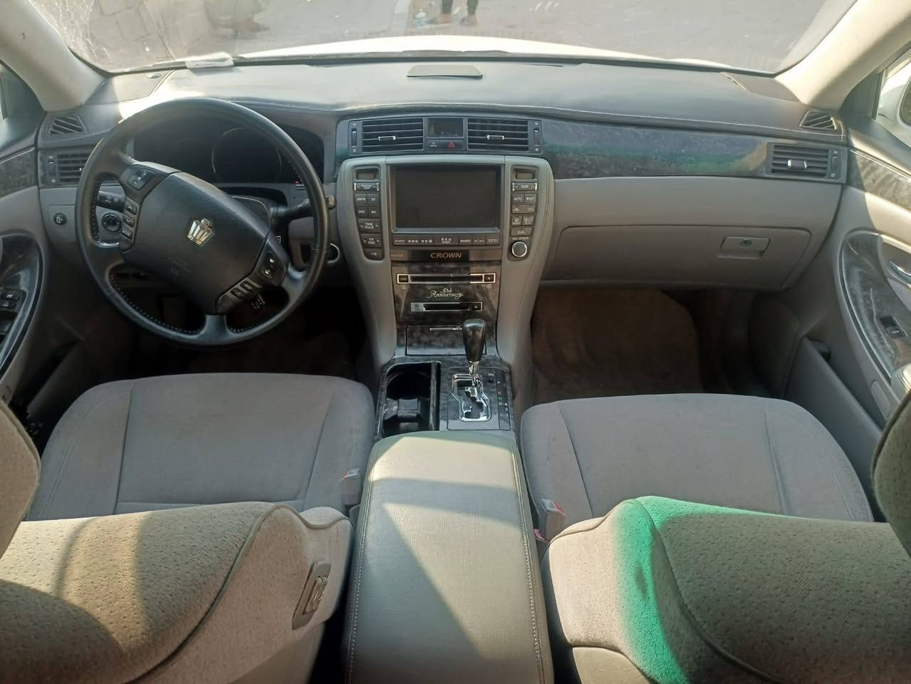 شاهينه 2005 ادوات
كصه جنطه
دخول جديد 5بصمات 
سعر 35 
مكان بصره المدينه
‏‪***********‬‏
سياره جديده
