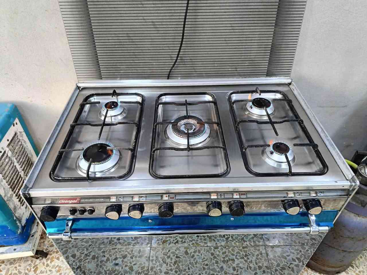 طباخ كلين كاز سوري. 
نظيف جدا جدا شغال كامل عيون وفرن نظام خطين..
نظام بوري..شغال كلوب وقداحات وشواية ..
السعر 225 وبي مجال...
عنوان موصل حي القدس
التواصل على الخاص


**إذا كنت صاحب هذا الإعلان وتريد حذفه لأي سبب، رجاءا أرسل رسالة إلى الدعم الفني**