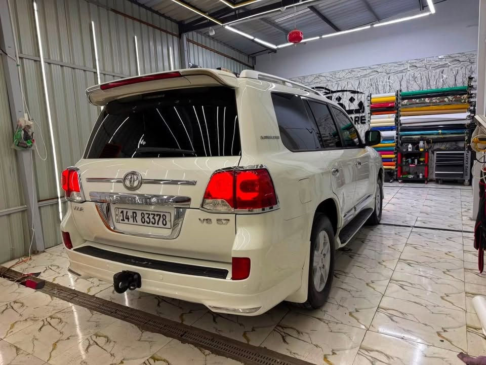 لاندكروز 2014
فول مواصفات 1/1
VXR 
بصمة  حساس خلفي وامامي
ثلاجة
6- 2 كراسي كهرباء تشغيل عن بعد
شاشات عرض كامرات 2 دوارة
10- 8  ايرباك 
دفع رباعي
رقم بغداد  بأسمي 
 VXR
ملاحضه فقط رش جاملغ امامي وباب  كفالة من جميع النواحي
جديدة بمعنى الكلمه شرط زيرو  تخم تاير حدادية تبريد جاهزة من كلشي مابيها اي نقص وبالعافية ع تكون من نصيبه
بأسمي شخصياً هزه وفحص جديد تحويل مباشر 
بيع او مراوس حسب القناعه                         
ماكو هيج سعر بهيج نظافة مستحيل 
سعر 280
للإستفسار 

***********
