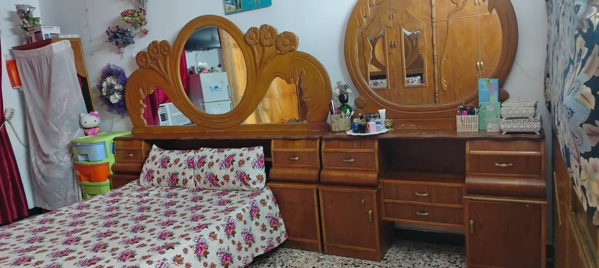 السلام وعليكم بلازحمه عندي غرفه لبيع سعر ٦٥٠ وبيه مجال بسيط


**إذا كنت صاحب هذا الإعلان وتريد حذفه لأي سبب، رجاءا أرسل رسالة إلى الدعم الفني**